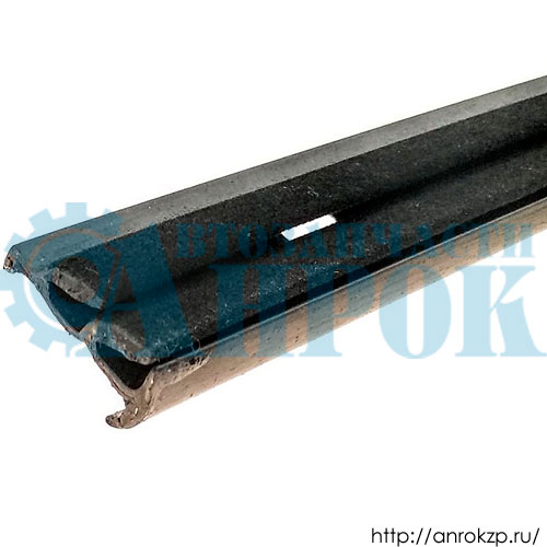 Уплотнитель стекла правой двери внутренний HYUNDAI HD120/170 KOREA 81161-7A000 / 811617A000.